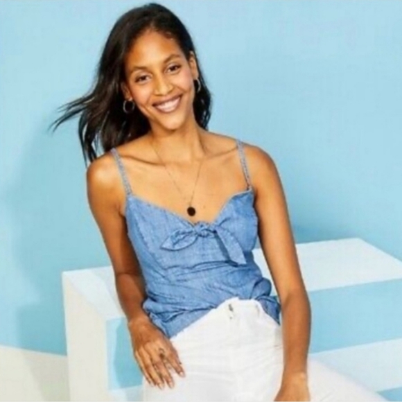 Old Navy Chambray Sleeveless Tie Front Top in Medium Wash Size MEDIUM TALL - Picture 1 of 13